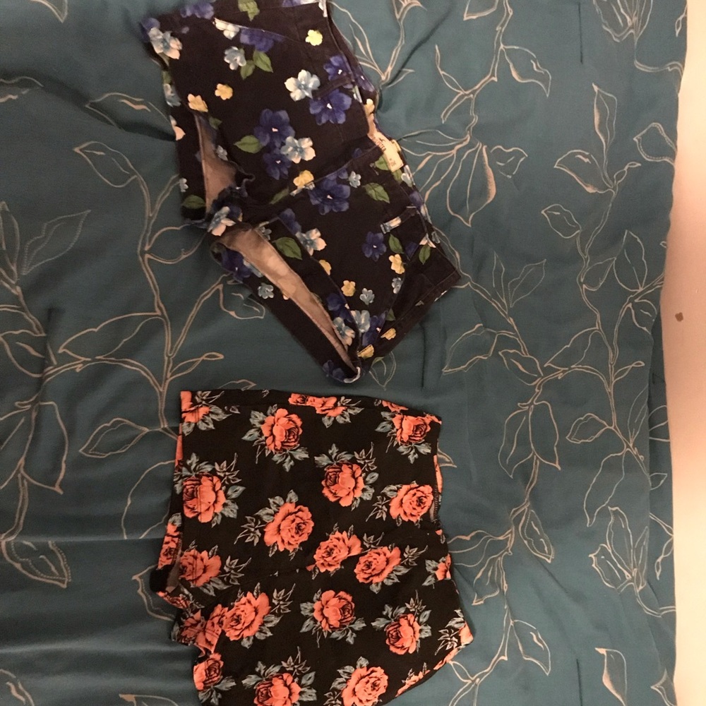 Shorts - Picture 2 of 2